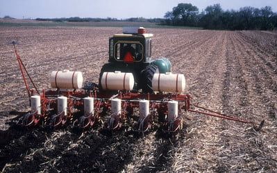 tractor spread pesticide